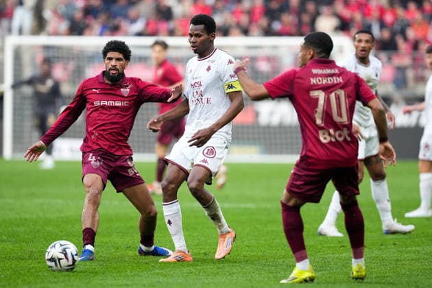 Stade Rennais FC v FC Metz - Ligue 1 McDonald s 2025 2026 45 Mahdi CAMARA (srfc) - 30 Habib DIALLO (fcm) during the Ligue 1 McDonald s match between Rennes and Metz at Roazhon Park on March 22, 2026 in Rennes, France. Rennes France  Copyright: xFEPx 776348336