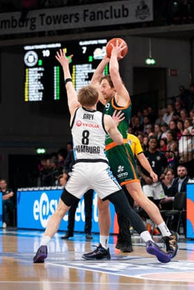 Marco Hollersbacher (Gladiators Trier, 09), Jared Grey (Veolia Towers Hamburg, 08), GER, Veolia Towers Hamburg vs VET-CONCEPT Gladiators Trier, Basketball, Bundesliga, Spieltag 15, Saison 2025 2026, 22.03.2026 GER, Veolia Towers Hamburg vs VET-CONCEPT Gladiators Trier, Basketball, Bundesliga, Spieltag 15, Saison 2025 2026, 22.03.2026 Hamburg Copyright: xEibner-Pressefoto MaxxVincenx EP_MVN