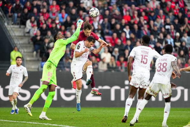 Stade Rennais FC v FC Metz - Ligue 1 McDonald s 2025 2026 24 Anthony ROUAULT (srfc) - 02 Maxime COLIN (fcm) - 61 Pape Mamadou SY (fcm) during the Ligue 1 McDonald s match between Rennes and Metz at Roazhon Park on March 22, 2026 in Rennes, France. Rennes France  Copyright: xFEPx 776348336