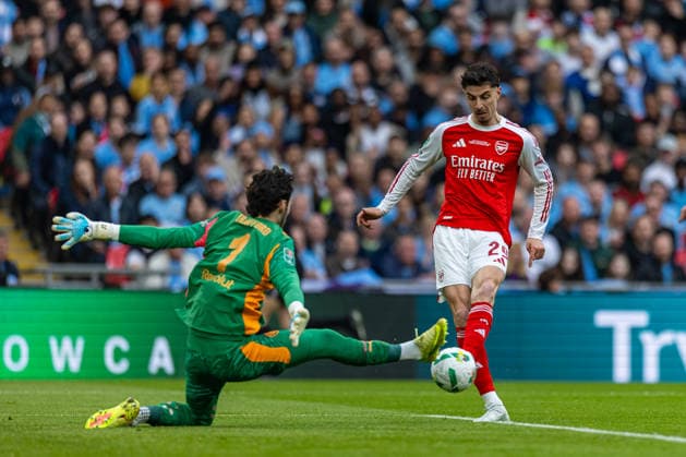 Football - Football League Cup - Final - Arsenal FC v Manchester City FC LONDON, ENGLAND - Sunday, March 22, 2026: Arsenal s Kai Havertz is denied by Manchester City s goalkeeper James Trafford during the Football League Cup Final match between Arsenal FC and Manchester City FC at Wembley Stadium. (Photo by Josh Le Feuvre Propaganda) LONDON Wembley Stadium GREATER LONDON ENGLAND  Copyright: xDavidxRawcliffex P2026-03-22-League_Cup_Final-8