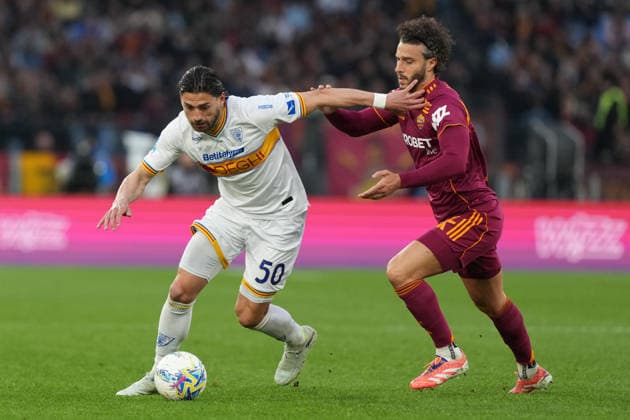 Santiago Pierotti of US Lecce and Mario Hermoso of AS Roma during the Serie A 2025 2026 football match between AS Roma and US Lecce at Stadio Olimpico in Rome (Italy), March 22, 2026. AntoniettaxBaldassarre