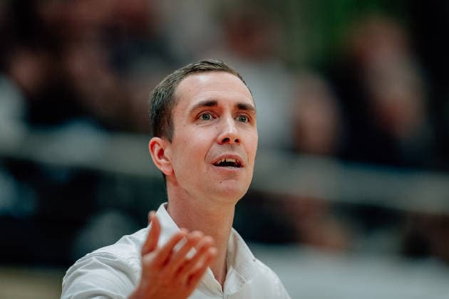 BB-1BL Damen Syntainics MBC Lions - TK Hannover Luchse Head Coach Jesper Sundberg (TK Hannover Luchse) waehrend der Saison 2025-2026 in der DBBL Toyota Bundesliga Syntainics MBC Lions und TK Hannover Luchse in der SWH Arena am 22. March 2026 in Halle Saale, Sachsen Anhalt, Deutschland