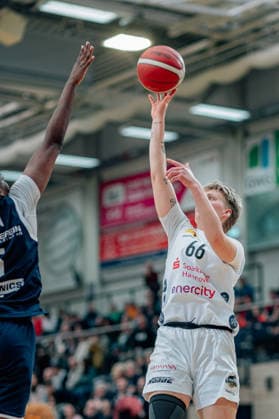 BB-1BL Damen Syntainics MBC Lions - TK Hannover Luchse Leonie Kambach (TK Hannover Luchse) waehrend der Saison 2025-2026 in der DBBL Toyota Bundesliga Syntainics MBC Lions und TK Hannover Luchse in der SWH Arena am 22. March 2026 in Halle Saale, Sachsen Anhalt, Deutschland