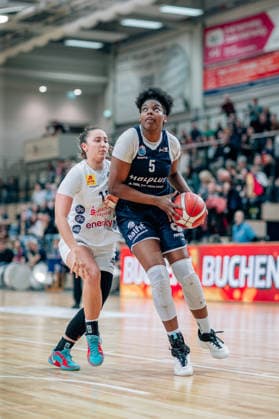 BB-1BL Damen Syntainics MBC Lions - TK Hannover Luchse Khalis Cain (GISA Lions MBC) waehrend der Saison 2025-2026 in der DBBL Toyota Bundesliga Syntainics MBC Lions und TK Hannover Luchse in der SWH Arena am 22. March 2026 in Halle Saale, Sachsen Anhalt, Deutschland