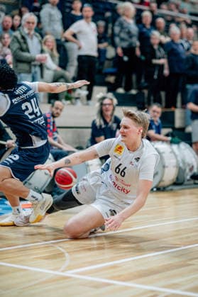 BB-1BL Damen Syntainics MBC Lions - TK Hannover Luchse Leonie Kambach (TK Hannover Luchse) waehrend der Saison 2025-2026 in der DBBL Toyota Bundesliga Syntainics MBC Lions und TK Hannover Luchse in der SWH Arena am 22. March 2026 in Halle Saale, Sachsen Anhalt, Deutschland