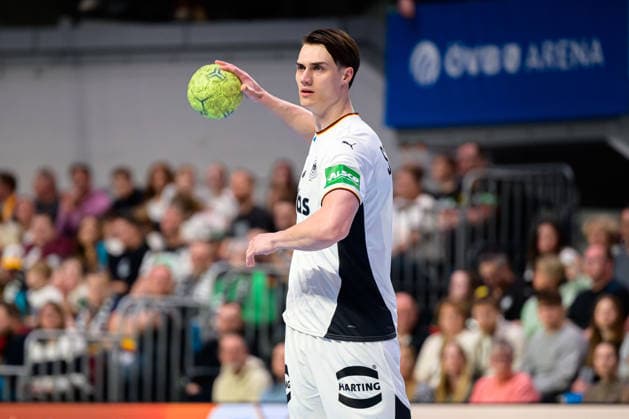 Bremen: Handball Länderspiel - Deutschland - Ägypten Miro Schluroff (Deutschland) Bremen ÖVB Arena Deutschland