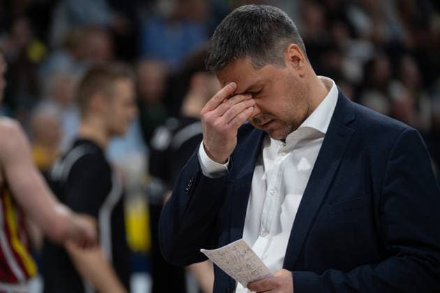 GER, Basketball, easy Credit- BBL, EWE Baskets Oldenburg vs Fitness First Würzburg Baskets 22.03.2026, EWE Arena, Oldenburg, GER, easy Credit-BBL, EWE Baskets Oldenburg vs Fitness First Würzburg Baskets, im Bild Sasa FILIPOVSKI ( FIT One WuÌˆrzburg Baskets Headcoach Trainer )