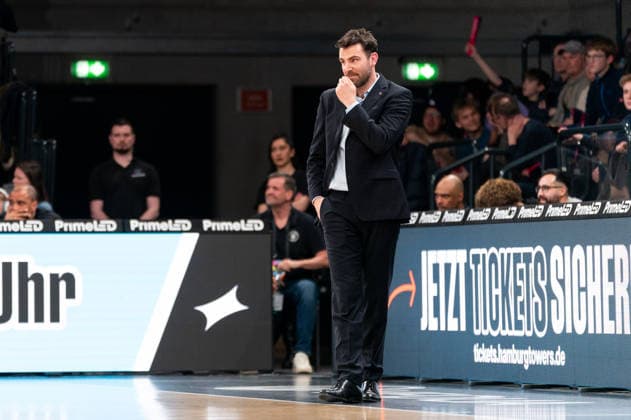 Benka Barloschky (Veolia Towers Hamburg, Trainer), GER, Veolia Towers Hamburg vs VET-CONCEPT Gladiators Trier, Basketball, Bundesliga, Spieltag 15, Saison 2025 2026, 22.03.2026 GER, Veolia Towers Hamburg vs VET-CONCEPT Gladiators Trier, Basketball, Bundesliga, Spieltag 15, Saison 2025 2026, 22.03.2026 Hamburg Copyright: xEibner-Pressefoto MaxxVincenx EP_MVN