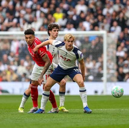 Igor Jesus of Nottingham Forest competes for the ball with Lucas Bergvall and Archie Gray of Tottenham Hotspur Tottenham Hotspur v Nottingham Forest, Football, Premier League, Tottenham Hotspur Stadium, London, UK - 22 03 2026 EDITORIAL USE ONLY No use with unauthorised audio, video, data, fixture lists (outside the EU), club league logos or live services. Online in-match use limited to 45 images (+15 in extra time). No use to emulate moving images. No use in betting, games or Copyright: xAnthonyxHanc Shutterstockx 16785849ao