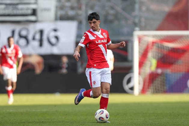 21.03.2026, xtgx, Fussball 3. Liga, FC Energie Cottbus - SSV Ulm 1846 emspor, v.l. Can Moustfa (Cottbus, 17) Freisteller, Einzelbild, Ganzkoerper, single frame (DFL DFB REGULATIONS PROHIBIT ANY USE OF PHOTOGRAPHS as IMAGE SEQUENCES and or QUASI-VIDEO) Cottbus