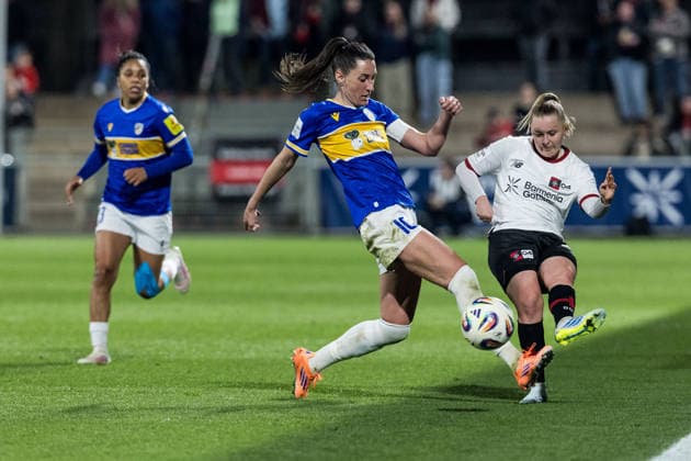 GOOGLE PIXEL Frauen-Bundesliga, Bayer 04 Leverkusen - FC Carl Zeiss Jena; 22.03.2026 Zweikampf Merza Julevic (FC Carl Zeiss Jena, 10), Vanessa Fudalla (Bayer 04 Leverkusen, 21) GOOGLE PIXEL Frauen-Bundesliga, Bayer 04 Leverkusen - FC Carl Zeiss Jena, Leverkusen, Ulrich-Haberland-Stadion am 22.03.2026 DFB REGULATIONS PROHIBIT ANY USE OF PHOTOGRAPHS AS IMAGE SEQUENCES AND OR QUASI-VIDEO. Copyright: xBEAUTIFULxSPORTS Wunderlx