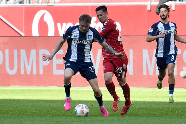 v. li. im Zweikampf Marten Winkler (BSC 22) Shinta Appelkamp (Duesseldorf 23) 22.03.2026 ¢ Fussball ¢ Fortuna Duesseldorf vs Hertha BSC, Merkur Spiel-Arena, Duesseldorf, DFB DFL REGULATIONS PROHIBIT ANY USE OF PHOTOGRAPHS AS IMAGE SEQUENCES AND OR QUASI-VIDE