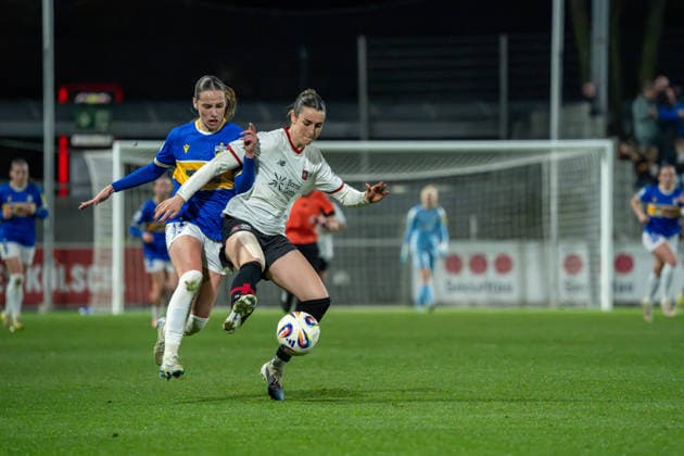 Rieke Tietz (FC Carl Zeiss Jena, 17) im Zweikampf mit Selina Ostermeier (Bayer 04 Leverkusen, 01) Bayer 04 Leverkusen vs. FC Carl Zeiss Jena, Fussball, Google Pixel Frauen-Bundesliga, 21.Spieltag, Saison 2025 26, 22.03.2026, Bayer 04 Leverkusen vs. FC Carl Zeiss Jena, Fussball, Google Pixel Frauen-Bundesliga, 21.Spieltag, Saison 2025 26, 22.03.2026 Leverkusen Copyright: xEibner-Pressefoto LukasxBaldygax EP_LBA