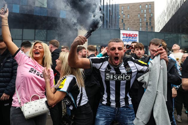 Newcastle United v Sunderland, Premier League Newcastle fans ahead of the Newcastle United v Sunderland Premier League match at St. James Park, Newcastle Upon Tyne, England on 22 March 2026 Credit: Every Second Media Editorial use only. All images are copyright Every Second Media Limited. No images may be reproduced without prior permission. All rights reserved. Premier League and Football League images are subject to licensing agreements with Football DataCo Limited. see https: www.football-dataco.com Copyright: xIMAGO EveryxSecondxMediax ESM-1872-0218 LeexKeunekex xEveryxSecondxMediax