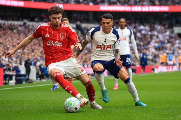Tottenham Hotspur v Nottingham Forest, Premier League Nottingham Forest Defender Neco Williams (3) under Pressure from Tottenham Hotspur Defender Pedro Porro (23) during the Premier League match between Tottenham Hotspur and Nottingham Forest at Tottenham Hotspur Stadium, London, UK on 22 March 2026. London Tottenham Hotspur Stadium London UK Editorial use only DataCo restrictions apply See www.football-dataco.com , Copyright: xChrisxFoxwellx PSI-23945-0183