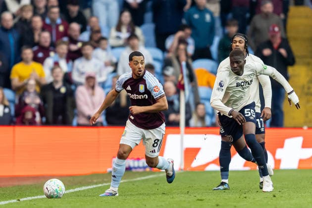 Aston Villa v West Ham United, Premier League Aston Villa midfielder Youri Tielemans (8) runs forward with ball on wing during the Premier League match between Aston Villa and West Ham United at Villa Park, Birmingham, UK on 22 March 2026. Birmingham Villa Park West Midlands UK Editorial use only DataCo restrictions apply See www.football-dataco.com , Copyright: xManjitxNarotrax PSI-23950-0128
