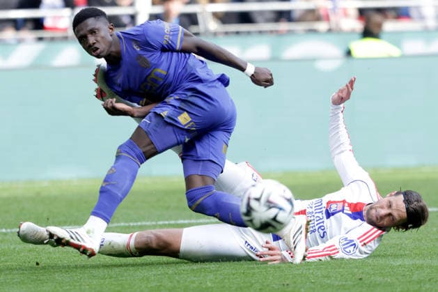 HANS HATEBOER, Olympique Lione, LAMINE CAMARA, Monaco, Ligue 1, 2025-26, Olympique Lyonnais vs Monaco 1-2, 22-03-2026, Contrasto, Action LIGUE 1 2025-26 OLYMPIQUE LIONE-MONACO 1-2