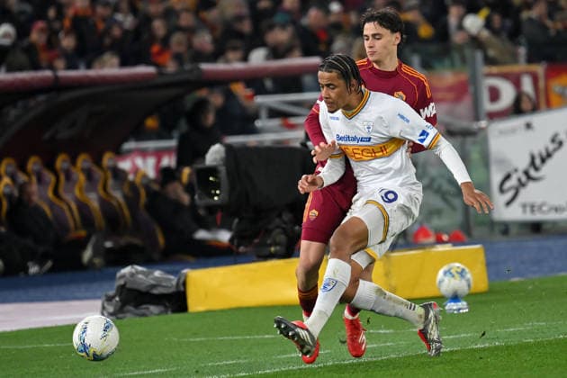 Soccer, serie A match, AS Roma v Lecce Niccolo Pisilli of AS Roma,Oumar Ngom of Lecce during the serie A Enilive match between AS Roma v Lecce at olimpico stadium in Rome, Italy, Mar 22nd, 2026 Imago-Images Emmefoto Copyright: xImago-Images Emmefotox