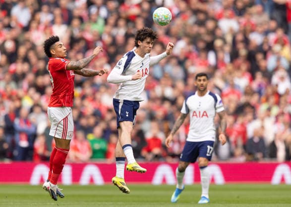 Tottenham Hotspur v Nottingham Forest, Premier League, Football, Tottenham Hotspur Stadium, London, UK - 22 Mar 2026 Archie Gray of Tottenham Hotspur (14) wins the aerial ball London Tottenham Hotspur Stadium Tottenham GBR, UK NEWSPAPERS OUT Copyright: xEllixBirchx
