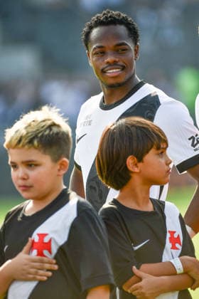22nd march 2026; Rio de Janeiro, Brazil; Andres Gomez of Vasco da Gama during national anthem prior the match between Vasco da Gama and Gremio, for the Brazilian Serie A 2026, at Sao Januario Stadium  MarcelloxDias Content restricted for UK based newspaper