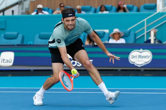 MIAMI GARDENS, FL - MARCH 22: Taylor Fritz (USA) in action during his men™s third round singles match against Reilly Opelka (USA) at the Miami Open on March 22, 2026, at Hard Rock Stadium in Miami Gardens, Florida,(Photo by Chris Arjoon Icon Sportswire) TENNIS: MAR 22 Miami Open EDITORIAL USE ONLY Icon2603220010030
