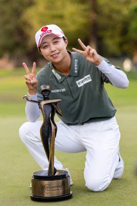 MENLO PARK, CA - MARCH 22: Hyo Joo Kim of South Korea poses with the trophy after winning the final round of the LPGA, Golf Damen Fortinet Founders Cup on March 22, 2026 at Sharon Heights Golf & Country Club in Menlo Park, CA. (Photo by Matthew Huang Icon Sportswire) GOLF: MAR 22 LPGA Fortinet Founders Cup EDITORIAL USE ONLY Icon2603220594