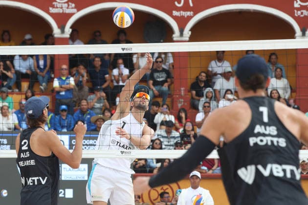 March 22, 2026, Tlaxcala, Ciudad de Mexico, Mexico: Nicolas Capogrosso of Argentina serves during the final match against Australia of the 2026 Men s Volleyball World Beach Pro Tour between Australia and Argentina on March 22, 2026 in Tlaxcala, Mexico. Tlaxcala Mexico - ZUMAe321 20260322_zsa_e321_324 Copyright: xEssenexHernandezx