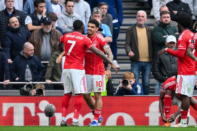 Tottenham Hotspur v Nottingham Forest - Premier League Morgan Gibbs-White of Nottingham Forest celebrates with Callum Hudson-Odoi of Nottingham Forest after scoring a goal to make it 0-2 during the Premier League match between Tottenham Hotspur and Nottingham Forest at the Tottenham Hotspur Stadium in London on March 22, 2026. London Greater London United Kingdom  Copyright: xMIxNewsx originalFilename:fletcher-tottenha260322_npuwM.jpg