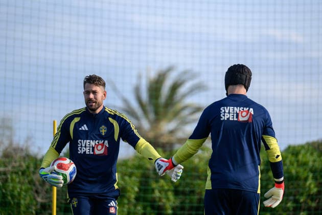 260323 goalkeeper Kristoffer Nordfeldt and goalkeeper Noel Törnqvist of the Swedish national football team during a training session on March 23, 2026 in Valencia. Photo: Joel Marklund BILDBYRAN kod JM JM0804 bbeng fotboll football soccer fotball vm-kval FIFA World Cup, WM, Weltmeisterschaft, Fussball qualifier qualifier träning practice training sverige sweden sverige a Copyright: JOELxMARKLUND BB260323JM038