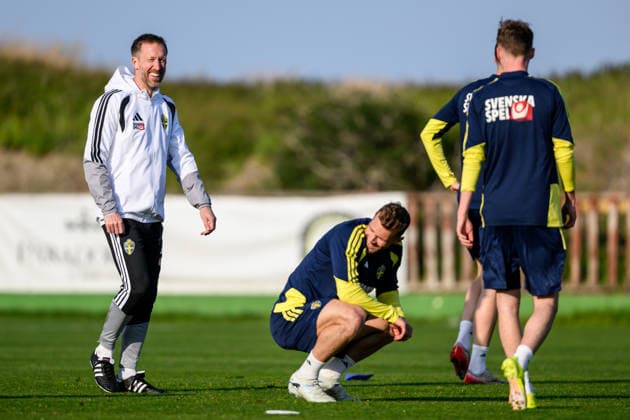 260323 Head coach Graham Potter and Jesper Karlström of the Swedish national football team during a training session on March 23, 2026 in Valencia. Photo: Joel Marklund BILDBYRAN kod JM JM0804 bbeng fotboll football soccer fotball vm-kval FIFA World Cup, WM, Weltmeisterschaft, Fussball qualifier qualifier träning practice training sverige sweden sverige a Copyright: JOELxMARKLUND BB260323JM053