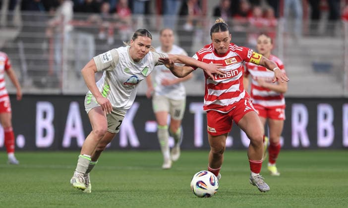 Juliane Wirtz, Lisa Heiseler Zweikampf Spielszene Aktion Fußball Fussball Frauen Damen Bundesliga 21. Spieltag Saison 2025 2026 23.03.2026 1.FC Union Berlin vs. SV Werder Bremen DFL regulations prohibit any use of photographs as image sequences and or quasi-video