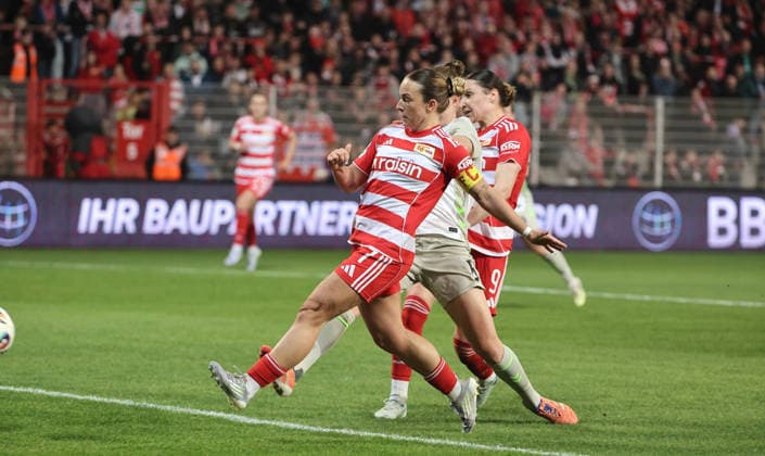 Lisa Heiseler erzielt das Tor zum 3:0 Zweikampf Spielszene Aktion Fußball Fussball Frauen Damen Bundesliga 21. Spieltag Saison 2025 2026 23.03.2026 1.FC Union Berlin vs. SV Werder Bremen DFL regulations prohibit any use of photographs as image sequences and or quasi-video