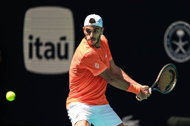 March 23, 2026, Miami Gardens, Florida, USA: Francisco Cerundolo (ARG) hits a backhand shot to Daniil Medvedev (not pictured) during the men s third round singles match at the 2026 Miami Open presented by Itau at Hard Rock Stadium. TENNIS 2026: Miami Open.  - ZUMAw109 20260323_fap_w109_007 Copyright: xDebbyxWongx