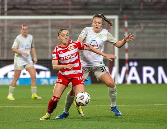 Fußball, Frauen, Saison 2025 2026, Google Pixel Frauen-Bundesliga (21. Spieltag), 1. FC Union Berlin - Werder Bremen, v. l. Lia Kamber (1. Frauen 1. FC Union), Mara Alber (Werder Bremen), 23.03. 2026, Copyright: xMatthiasxKochx
