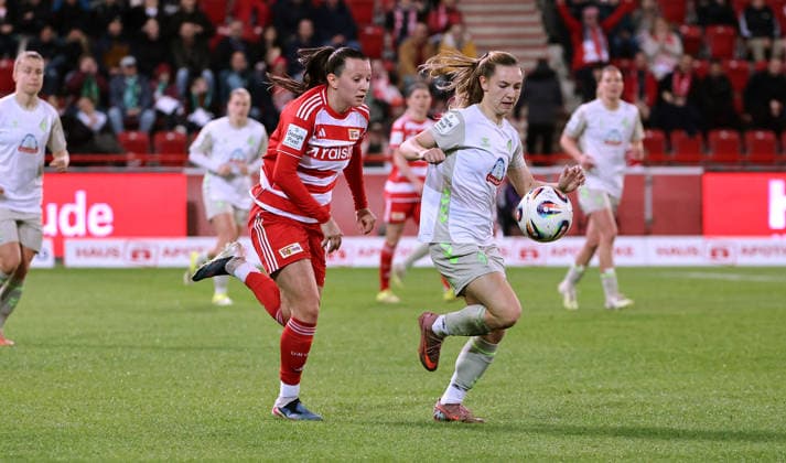 Hannah Eurlings, Michelle Weiß Zweikampf Spielszene Aktion Fußball Fussball Frauen Damen Bundesliga 21. Spieltag Saison 2025 2026 23.03.2026 1.FC Union Berlin vs. SV Werder Bremen DFL regulations prohibit any use of photographs as image sequences and or quasi-video