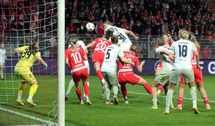 Amber Tysiak, Verena Wieder (31) erzielt das Eigentortor zum 2:0 Fußball Fussball Frauen Damen Bundesliga 21. Spieltag Saison 2025 2026 23.03.2026 1.FC Union Berlin vs. SV Werder Bremen DFL regulations prohibit any use of photographs as image sequences and or quasi-video