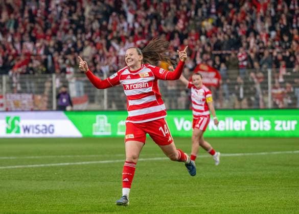 Sport Bilder des Tages Fußball, Frauen, Saison 2025 2026, Google Pixel Frauen-Bundesliga (21. Spieltag), 1. FC Union Berlin - Werder Bremen, Hannah Eurlings (1. Frauen 1. FC Union), Jubel nach Tor zum 4:0, 23.03. 2026, Copyright: xMatthiasxKochx
