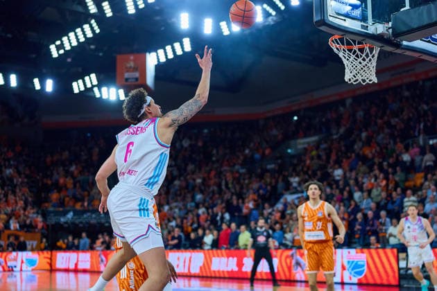 Korbleger Michael Kessens (Telecom Baskets Bonn, 06) GER, ratiopharm ulm vs. Telekom Baskets Bonn, Basketball, 25. Spieltag, EasyCredit BBL, Spielzeit 2025 2026, 23.03.2026 GER, ratiopharm ulm vs. Telekom Baskets Bonn, Basketball, 25. Spieltag, EasyCredit BBL, Spielzeit 2025 2026, 23.03.2026 Neu-Ulm Copyright: xEibner-Pressefoto GeraldxOelze-dexStoppanyx EP_ODS