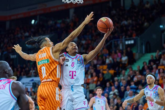 Nelson Weidemann (ratiopharm ulm, 00), Jalen Finch (Telecom Baskets Bonn, 00) GER, ratiopharm ulm vs. Telekom Baskets Bonn, Basketball, 25. Spieltag, EasyCredit BBL, Spielzeit 2025 2026, 23.03.2026 GER, ratiopharm ulm vs. Telekom Baskets Bonn, Basketball, 25. Spieltag, EasyCredit BBL, Spielzeit 2025 2026, 23.03.2026 Neu-Ulm Copyright: xEibner-Pressefoto GeraldxOelze-dexStoppanyx EP_ODS