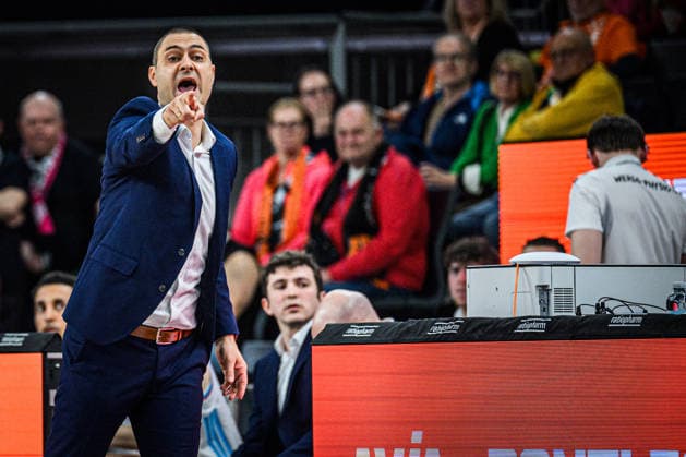 Neu Ulm, Deutschland, 23.03.26: Head Coach Marko Stankovic (Telekom Baskets Bonn) gestikuliert, gestik waehrend des Basketball Bundesliga Spiels zwischen ratiopharm ulm vs Telekom Baskets Bonn in der ratiopharm Arena am 23. März 2026 in Neu Ulm, Deutschland. (Foto von Harry Langer DeFodi Images) ratiopharm Arena, Germany, 23.03.26: Head Coach Marko Stankovic (Telekom Baskets Bonn) gestures during the Basketball Bundesliga match between ratiopharm ulm vs Telekom Baskets Bonn at Neu Ulm on March 23, 2026 in ratiopharm Arena, Germany. (Photo by Harry Langer DeFodi Images) (Photo by Harry Langer DeFodi Images) -