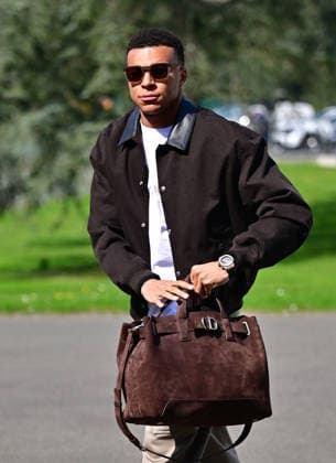Kylian Mbappé - Les joueurs de l équipe de France de football arrivent au Centre national de football de Clairefontaine-en-Yveline, France, le 23 mars 2026. Les vice-champions du monde se rendront cette semaine aux Etats-Unis, dans la banlieue de Boston, pour y disputer deux matchs amicaux en préparation de la Coupe du monde 2026. D’abord contre le Brésil jeudi (21h) puis la Colombie dimanche (21h). Christian Liewig Bestimage French soccer team during the Arrival of French team at INF Clairefontaine on March 23, 2026 in Clairefontaine, France. Clairefontaine-en-Yveline France  Copyright: xChristianxLiewigx xBestimagexChristianxLiewigx xBestimagex