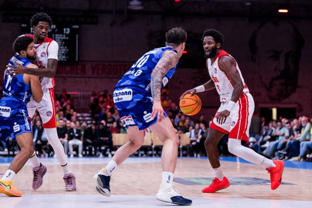 Jeffrey Carroll (Phoenix Hagen, 30), Michael Jordan Miller (RheinStars Köln, 23) am Ball Barmer 2. Basketball Bundesliga ProA: RheinStars Köln vs Phoenix Hagen, Köln, Motorworld am 23.03.2026 Nordrheinwestfalen Deutschland Copyright: xSteffiexWunderlx