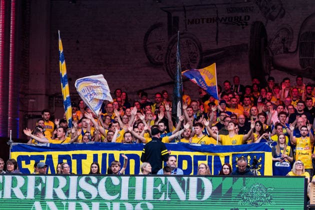 Barmer 2. Basketball Bundesliga ProA: RheinStars Köln vs Phoenix Hagen, 23.03.2026 Die mitgereisten Fans von Phoenix Hagen machen Stimmung Barmer 2. Basketball Bundesliga ProA: RheinStars Köln vs Phoenix Hagen, Köln, Motorworld am 23.03.2026 Copyright: xBEAUTIFULxSPORTS Wunderlx
