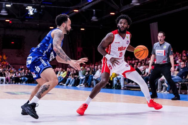 Barmer 2. Basketball Bundesliga ProA: RheinStars Köln vs Phoenix Hagen, 23.03.2026 Marcus Henri Graves (Phoenix Hagen, 0), Michael Jordan Miller (RheinStars Köln, 23) am Ball Barmer 2. Basketball Bundesliga ProA: RheinStars Köln vs Phoenix Hagen, Köln, Motorworld am 23.03.2026 Copyright: xBEAUTIFULxSPORTS Wunderlx