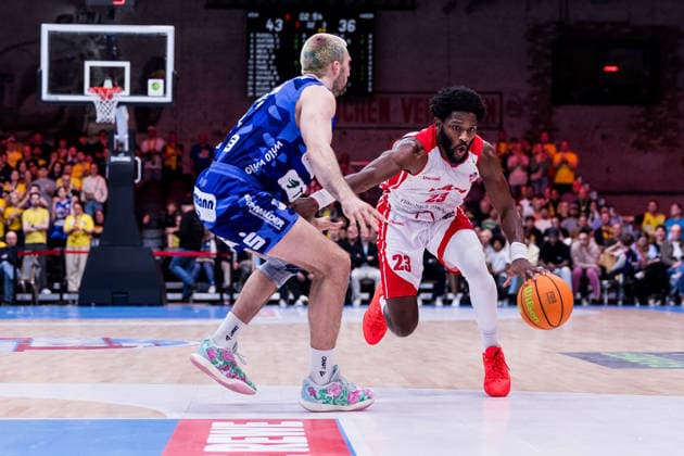 Barmer 2. Basketball Bundesliga ProA: RheinStars Köln vs Phoenix Hagen, 23.03.2026 Dominick Jordan von Waaden (Phoenix Hagen, 13), Michael Jordan Miller (RheinStars Köln, 23) am Ball Barmer 2. Basketball Bundesliga ProA: RheinStars Köln vs Phoenix Hagen, Köln, Motorworld am 23.03.2026 Copyright: xBEAUTIFULxSPORTS Wunderlx