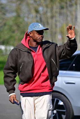 Pierre Kalulu - Les joueurs de l équipe de France de football arrivent au Centre national de football de Clairefontaine-en-Yveline, France, le 23 mars 2026. Les vice-champions du monde se rendront cette semaine aux Etats-Unis, dans la banlieue de Boston, pour y disputer deux matchs amicaux en préparation de la Coupe du monde 2026. D’abord contre le Brésil jeudi (21h) puis la Colombie dimanche (21h). Christian Liewig Bestimage French soccer team during the Arrival of French team at INF Clairefontaine on March 23, 2026 in Clairefontaine, France. Clairefontaine-en-Yveline France  Copyright: xChristianxLiewigx xBestimagexChristianxLiewigx xBestimagex