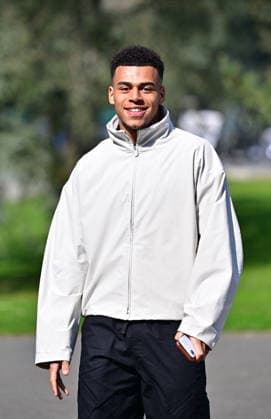 Désiré Doué - Les joueurs de l équipe de France de football arrivent au Centre national de football de Clairefontaine-en-Yveline, France, le 23 mars 2026. Les vice-champions du monde se rendront cette semaine aux Etats-Unis, dans la banlieue de Boston, pour y disputer deux matchs amicaux en préparation de la Coupe du monde 2026. D’abord contre le Brésil jeudi (21h) puis la Colombie dimanche (21h). Christian Liewig Bestimage French soccer team during the Arrival of French team at INF Clairefontaine on March 23, 2026 in Clairefontaine, France. Clairefontaine-en-Yveline France  Copyright: xChristianxLiewigx xBestimagexChristianxLiewigx xBestimagex