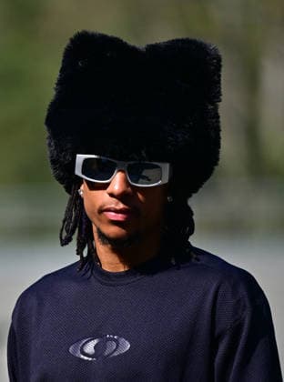 Michael Olise - Les joueurs de l équipe de France de football arrivent au Centre national de football de Clairefontaine-en-Yveline, France, le 23 mars 2026. Les vice-champions du monde se rendront cette semaine aux Etats-Unis, dans la banlieue de Boston, pour y disputer deux matchs amicaux en préparation de la Coupe du monde 2026. D’abord contre le Brésil jeudi (21h) puis la Colombie dimanche (21h). Christian Liewig Bestimage French soccer team during the Arrival of French team at INF Clairefontaine on March 23, 2026 in Clairefontaine, France. Clairefontaine-en-Yveline France  Copyright: xChristianxLiewigx xBestimagexChristianxLiewigx xBestimagex