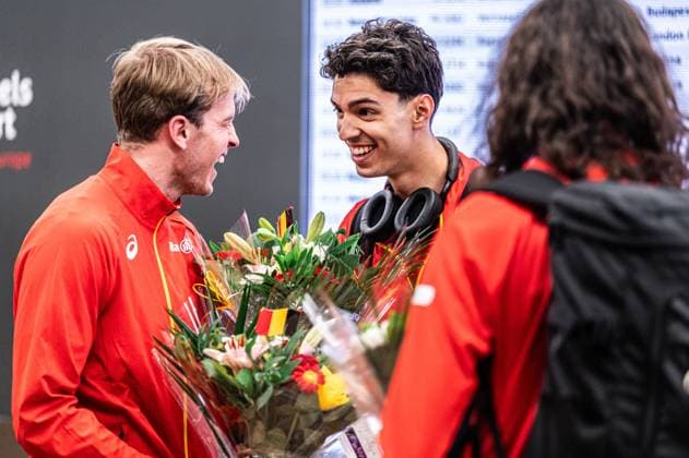 Sport Bilder des Tages Belgian athlete Simon Verherstraeten and Belgian Jonathan Sacoor pictured at the return of the athletes and their medals after the World Athletics Indoor Championship in Torun, Poland, on Monday 23 March 2026, in Zaventem airport. Belgian won two silver medals and a gold medal. EMILExWINDAL  x168717770x