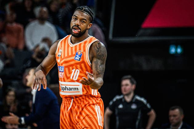 Neu Ulm, Deutschland, 23.03.26: Malik Osborne (ratiopharm ulm) gestikuliert, gestik waehrend des Basketball Bundesliga Spiels zwischen ratiopharm ulm vs Telekom Baskets Bonn in der ratiopharm Arena am 23. März 2026 in Neu Ulm, Deutschland. (Foto von Harry Langer DeFodi Images) ratiopharm Arena, Germany, 23.03.26: Malik Osborne (ratiopharm ulm) gestures during the Basketball Bundesliga match between ratiopharm ulm vs Telekom Baskets Bonn at Neu Ulm on March 23, 2026 in ratiopharm Arena, Germany. (Photo by Harry Langer DeFodi Images) (Photo by Harry Langer DeFodi Images) -